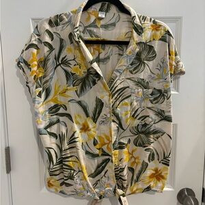 Old navy women’s L Hawaiian tie-front resort shirt